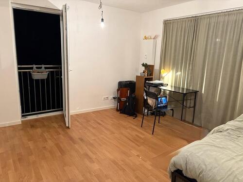 Foto - Helle 1 ZKB mit Balkon im Frankfurt