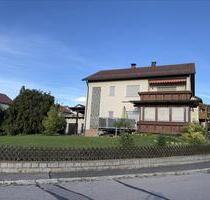 Zweifamilienhaus - 360.000,00&nbsp;EUR Kaufpreis, ca.&nbsp; 160,00&nbsp;m&sup2; in Bruck in der Oberpfalz (PLZ: 92436)