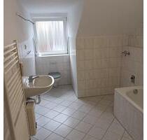 Renovierte helle 2,5 Zimmer DG-Wohnung zu vermieten - Velbert Velbert-Mitte