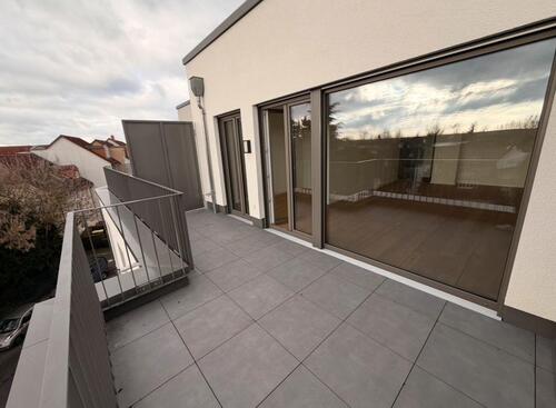 Foto - 3 Zimmer Penthouse Wohnung - 1.690,00&nbsp;EUR Kaltmiete, ca.&nbsp; 82,00&nbsp;m&sup2;