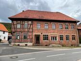 Foto - Großes Haus mit Stallungen und Scheune