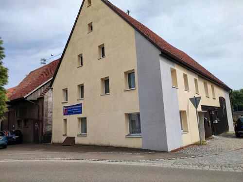 Foto - Haus mit 7-8 Zimmern+ELW - ODER: 8 Monate MIETFREI an Handwerker!