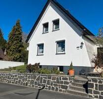 Kleines Einfamilienhaus - 295.000,00&nbsp;EUR Kaufpreis, ca.&nbsp; 85,00&nbsp;m&sup2; in Herborn (PLZ: 35745)