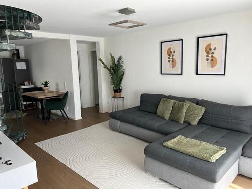Foto - Kernsanierte 3-Zimmer-Wohnung - 1.100,00&nbsp;EUR Kaltmiete, ca.&nbsp; 70,00&nbsp;m&sup2;