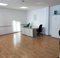 Büro 110 m² in Neu-Ulm zu vermieten | möbliert möglich | Fußboden