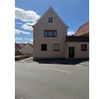 Einfamilienhaus in Schwanfeld - 126.000,00&nbsp;EUR Kaufpreis, ca.&nbsp; 153,00&nbsp;m&sup2; in Schwanfeld (PLZ: 97523)