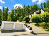 Foto - Großzügiges Einfamilienhaus mit Weitblick und Waldrandlage