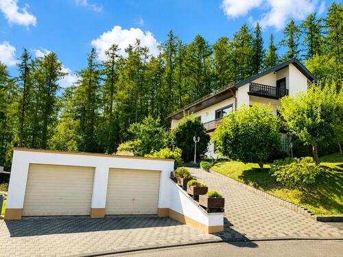Foto - Großzügiges Einfamilienhaus mit Weitblick und Waldrandlage