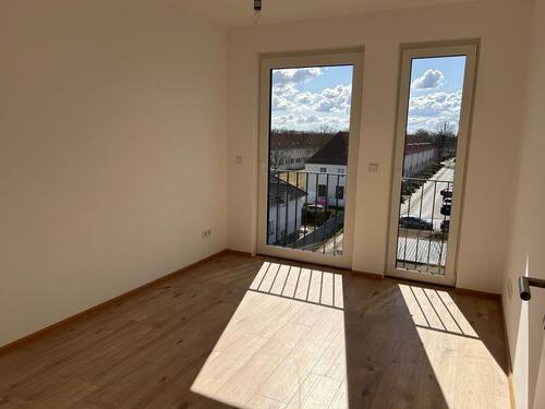 Foto - 1. Z-Wg komplett möbl. mit Balkon, nahe UNI WISTA, 10 Min. zur S-Bahn , 5 Min. zur Str.Bahn, ab 122025