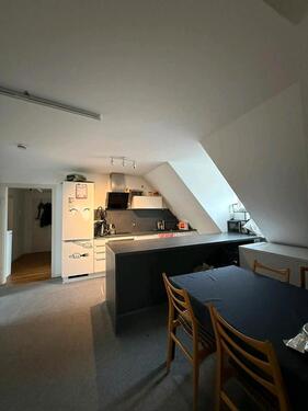 Foto - Eigennutzung möglich, sanierte 4 Zimmer Wohnung zu verkaufen