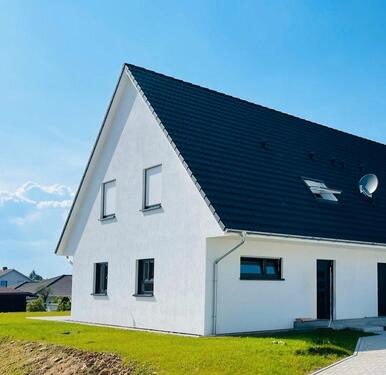 Foto - Doppelhaushälfte 122 m², Garten, Küche, Sonne und Dein Zuhause