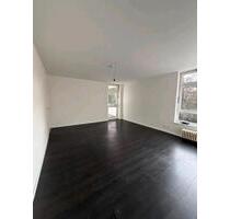 2 Zimmer Wohnung in Tempelhof frisch renoviert sofort Einzug mögl - Berlin Tempelhof-Schöneberg