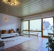 Renoviertes Einfamilienhaus mit 2 WerkstattGaragen & Balkon - Albersweiler