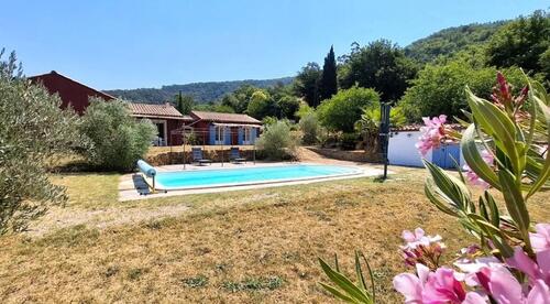 Foto - Anwesen in der Provence, mit Pool und Weinreben