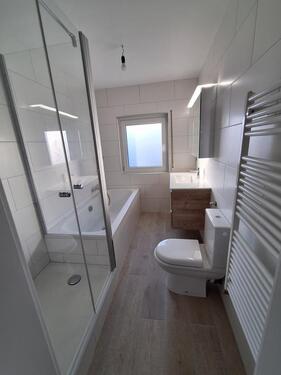 Foto - ERSTBEZUG nach Sanierung !! Helle 4,5 Zi Whg, EBK, Garage möglich