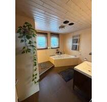 2,5-Zimmer-DG-Wohnung mit Balkon, EBK in Hasselroth-Niedermittlau