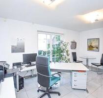 Attraktive, ruhige Maisonette-Bürofläche in begehrter Wohnlage an der Wakenitz in Lübeck-St. Jürgen!