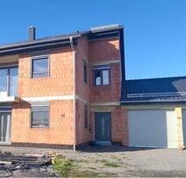 Großes Mehrfamilienhaus mit Doppelgarage und Garten - Osterburken