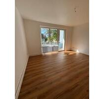 WG Zimmer + frisch renoviert + Küche + Balkon + zentrale Lage - Osnabrück Dodesheide