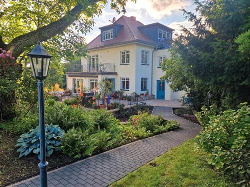 Foto - Mehrgenerationshaus, Platz für Familien, Arbeiten und Wohnen.