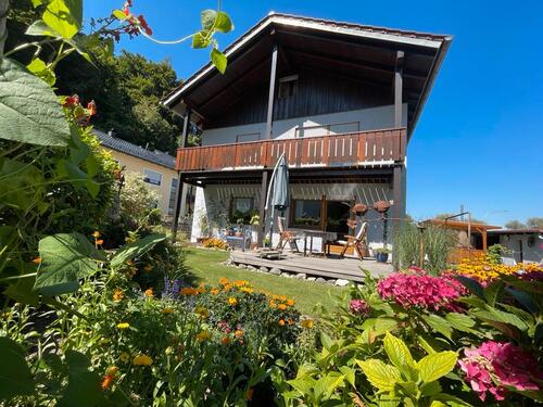 Foto - Großes Einfamilienhaus mit zwei Wohnungen (Privatverkauf)