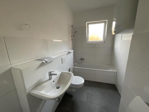 Foto - Frisch sanierte 3-Zimmer-Wohnung mit Wanne in Wilhelmshaven City