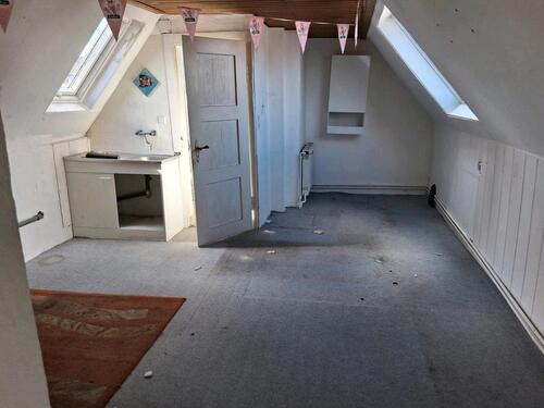 Foto - Dachgeschosswohnung in BurbachSaarbrücken, 1 ZKB, 460€ Warm