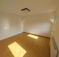 Gemütliche 2-Zimmer Wohnung mit Balkon, Garten, Keller, Parken - Schonungen Forst