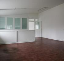Büro in Bad Bramstedt 120,00 m² 6,0 pro m² 3 Stellplätze Kostenfrei