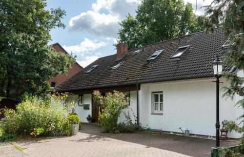 Foto - Geräumige 3-Zimmer-Wohnung mit Garten in Elmshorn zu vermieten