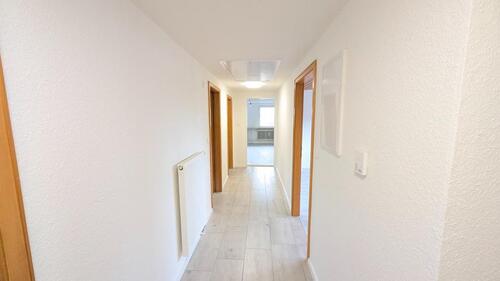 Foto - Modernisierte 3 Zimmer-DG Wohnung zu vermieten