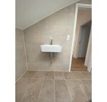 Drei Zimmer DG Wohnung - 1.300,00&nbsp;EUR Kaltmiete, ca.&nbsp; 100,00&nbsp;m&sup2; in Heilbronn (PLZ: 74081) Horkheim