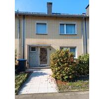 Reihenhaus mit Garten & Garage in Dinslaken Bruch- ruhige Lage .