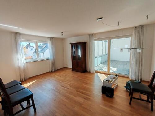 Foto - 4-Zimmer-Wohnung mit Balkon, Aufzug Wintergarten und Tiefgarage