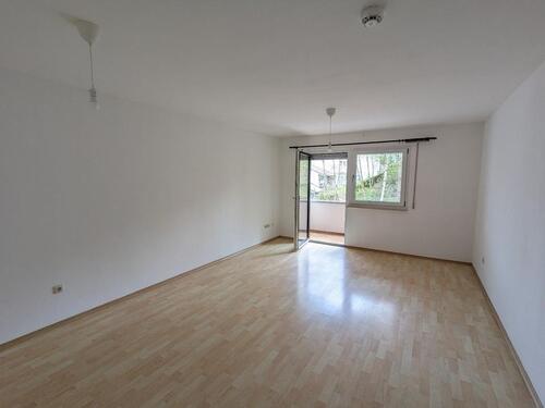 Foto - Ruhige, großzügige 1-Zimmer-Wohnung mit Balkon und EBK in Passau