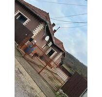 Haus zu verkaufen - 39.000,00&nbsp;EUR Kaufpreis, ca.&nbsp; 72,00&nbsp;m&sup2; in Nandlstadt (PLZ: 85405)