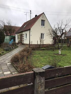 Foto - Haus, kleines Häuschen, Siedlerhaus, Ferienhaus