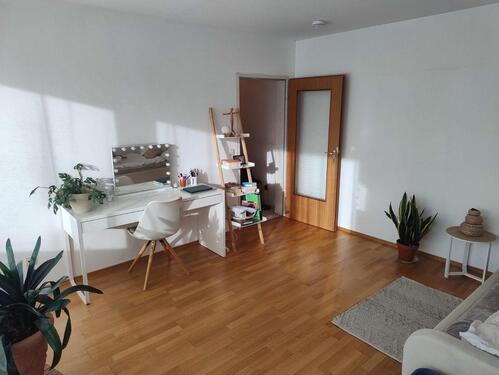 Foto - Helle 1-Zimmer-Wohnung, Baujahr 1971, 36,5 qm, inklusive Kellerab