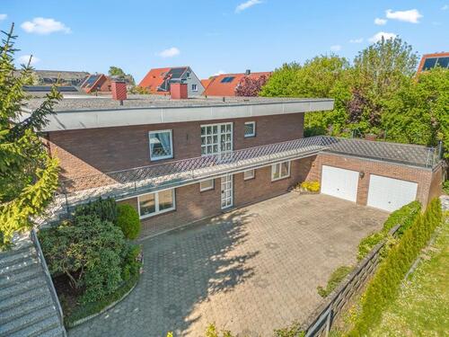 Foto - Großes Einfamilienhaus mit Einliegerwohnung in Lübeck von privat