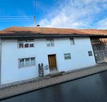 Bauernhof Innerorts mit großem Grund - Waal