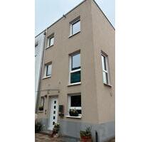 Reihenendhaus aus dem Jahr 2018 mit PV- Anlage - Rastatt