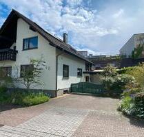 Einfamilienhaus mit 6 Zimmer, Gartenanteil, Garage mit Grube - Iffezheim