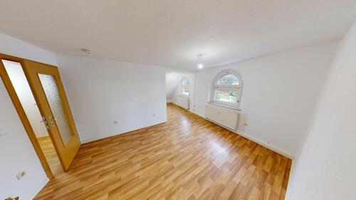 Foto - Charmante Dachgeschosswohnung mit offenem Wohn-Essbereich