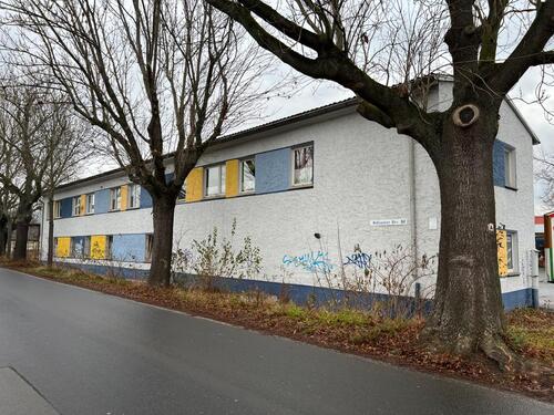 Foto - preiswerte Büro-Räume Lager-Flächen + mehrere Parkplätze