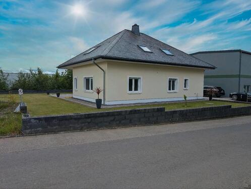 Foto - PROVISIONSFREI!! Zweifamilienhaus mit Lagerhalle