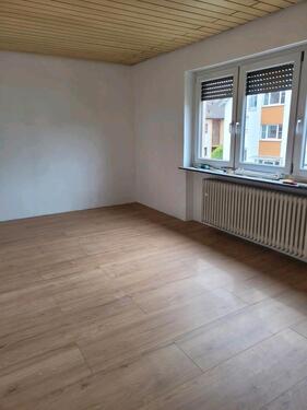 Foto - 5 Zimmer Etagenwohnung in Karlsdorf-Neuthard