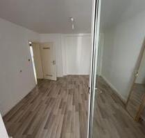 3 Zimmer Wohnung auch WG geeignet mit Balkon Loggia - Krefeld