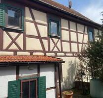 großzügiges Einfamilienhaus mit Ausbaupotenzial - Sulzfeld