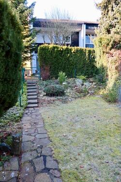 Foto - 6 Zimmer Einfamilienhaus in Schwalbach am Taunus