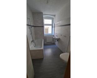 4,5 Zimmer, Küche, Bad, Balkon, Stellplatz im Zentrum - Schleiz